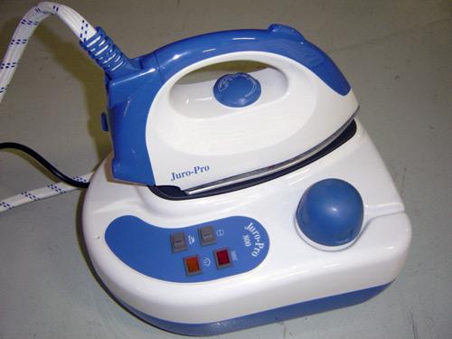 Steam iron with boiler