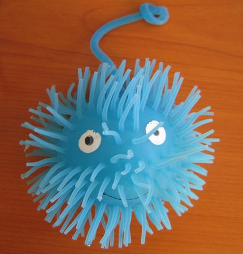 Blue yo-yo ball with flashing unit