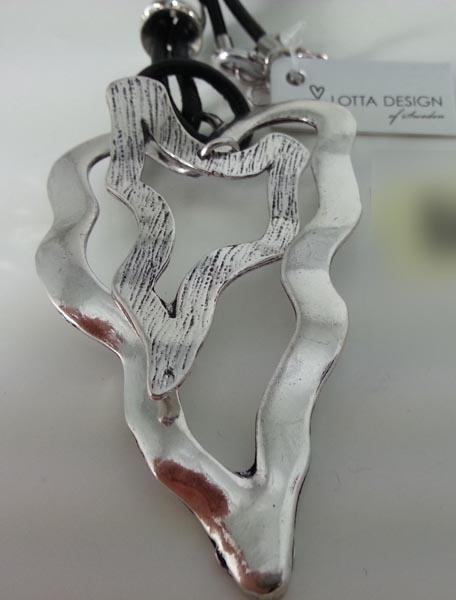 Necklace with pendant