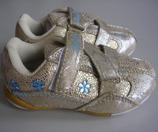 Girls' shoes