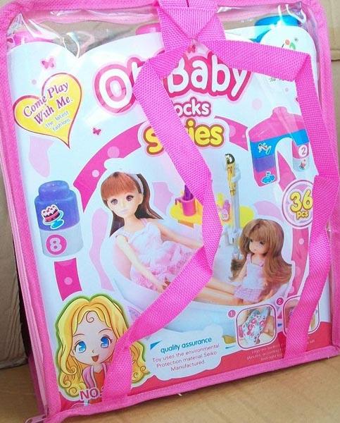 Plastic doll set