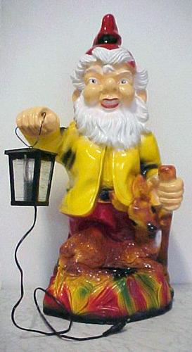 Portable garden luminaire - ‘Garden dwarf holding a lamp’.