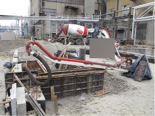Concrete mixer pump