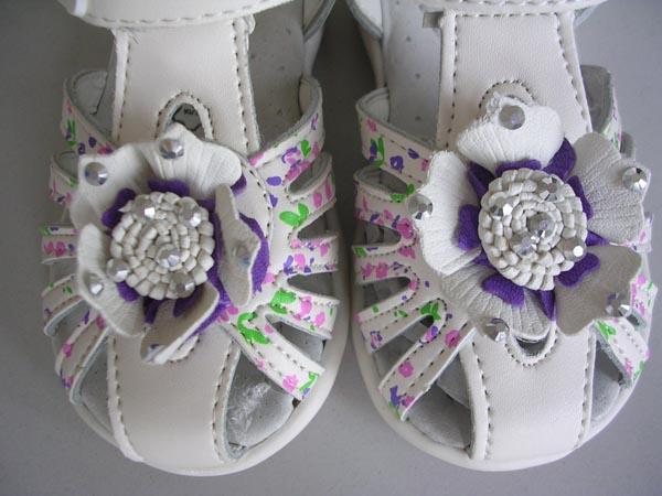 Girls' sandals