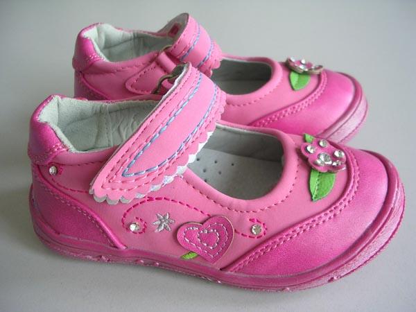 Girls' shoes