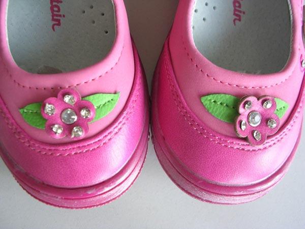 Girls' shoes