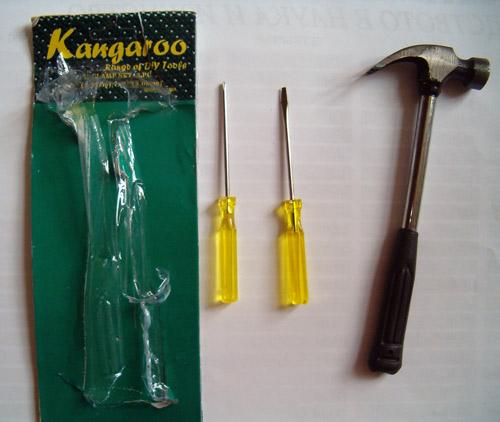 Manual equipment set of hammer with two screwdrivers