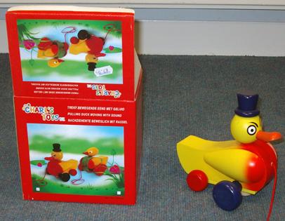 Pulling duck moving with sounds