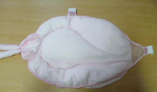 Babies' bath cushion