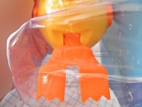 Plastic bath toy