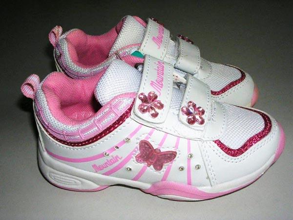Girls' shoes