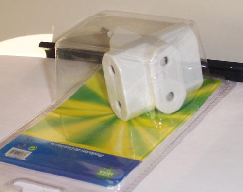 Three-way electrical adaptor