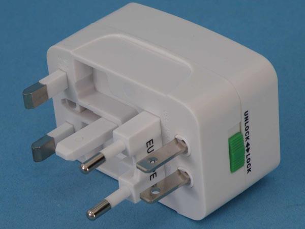 Travel plug adapter