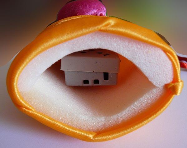 Laughing toy