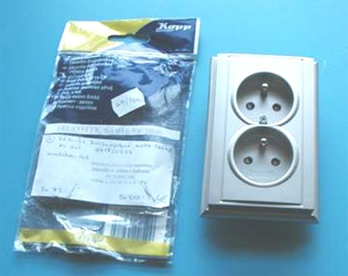 Two-way electrical adaptors – Kopp Thaya and Kopp Topaz
