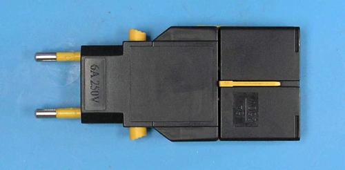Universal plug adaptor