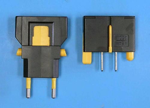 Universal plug adaptor