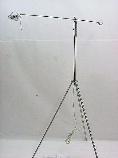 Incandescent floor lamp