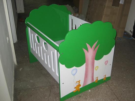 Children's pen on wheels for mattress