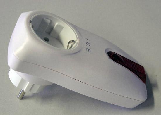 Remote-controlled socket