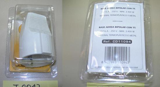 Bipolar trailing socket with earth contact