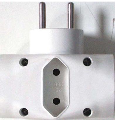 Three-way electrical adaptor