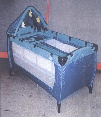 Travel cot