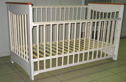 Children's wooden crib "Laura"