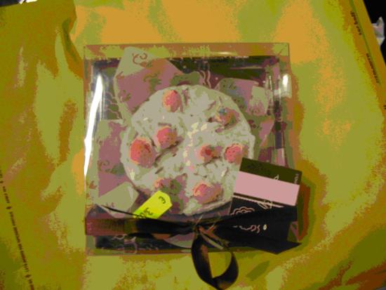 Candles - Bun-shaped candles with chocolate and berry fragrances, namely chocolate and bilberry; chocolate and blackberry; chocolate and strawberry