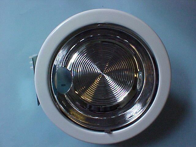 Recessed luminaires with compact fluorescent lamp