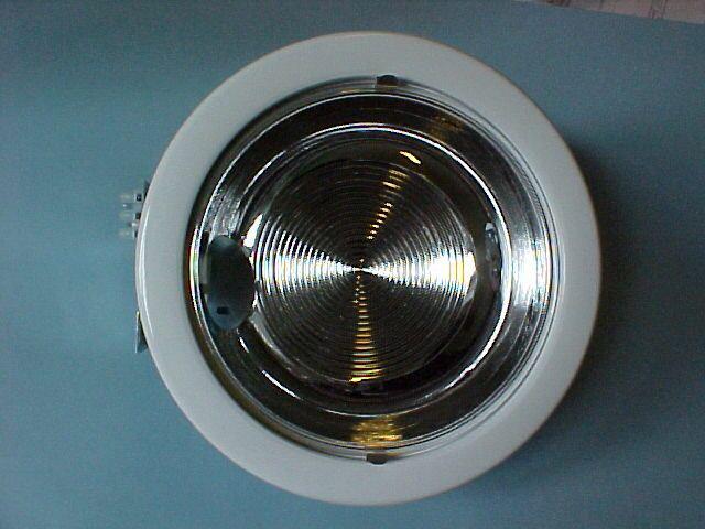 Recessed luminaires with compact fluorescent lamp