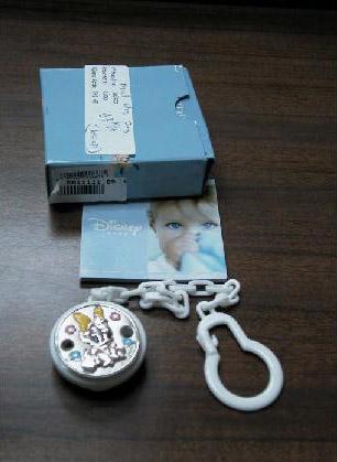 Soother holder with chain