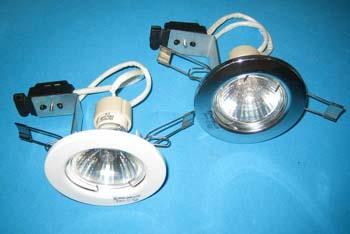 Recessed luminaire sets with halogen lamp