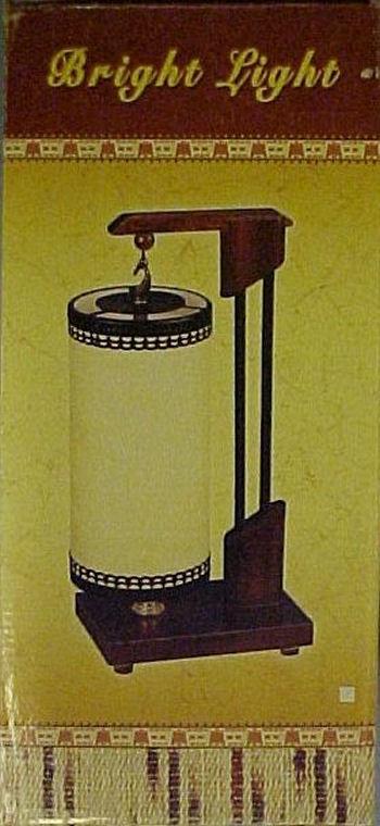 Desk lamp with metal frame