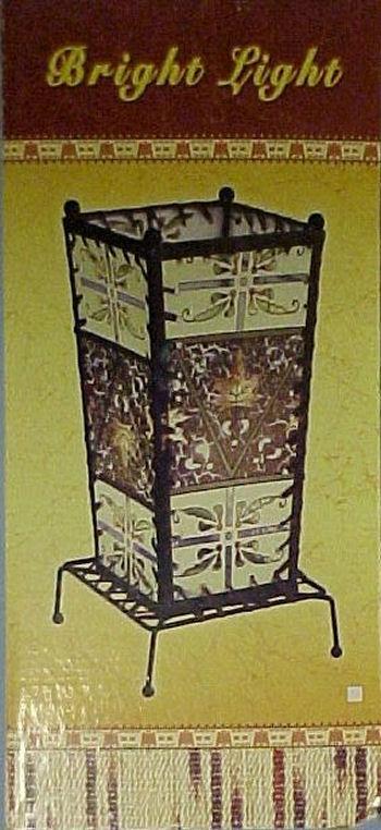Desk lamp with metal frame