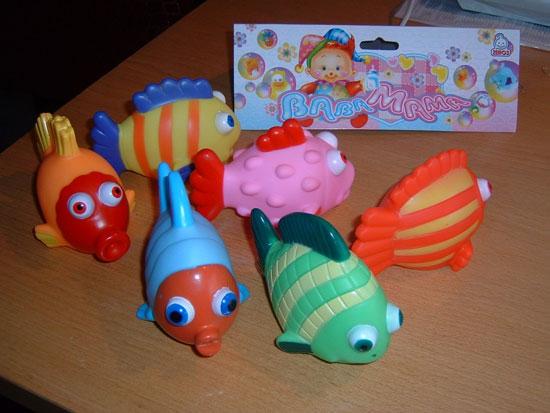 Set of squeezable toys - Set of squeezable, squeaky toys 6 different colours in shape of 1) fish, 2) lambs and 3) cars