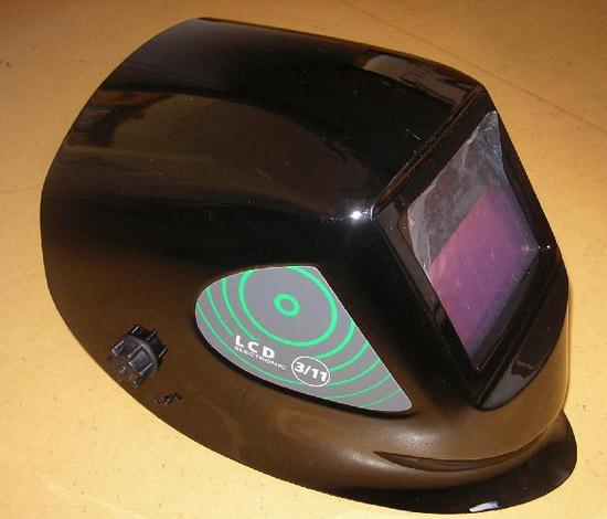 Welding mask with automatic protective filter