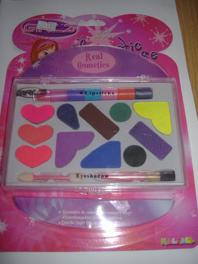 Cosmetic case for children