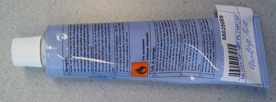 Glue, "Montage kit – Colle de montage"