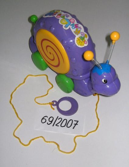 Pull-along toy snail