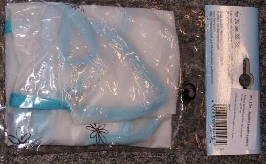 Plastic bib with sleeves