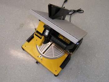 Combined mitre and bench saw