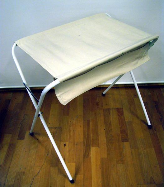 Changing unit for domestic use