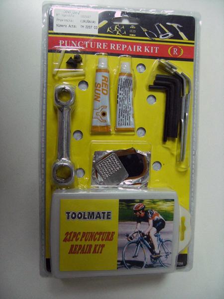 Bicycle tyre repair kit - rubber solution