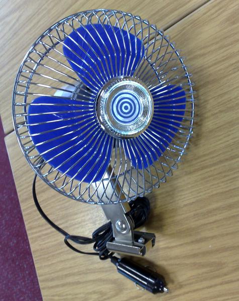 Oscillating car fan