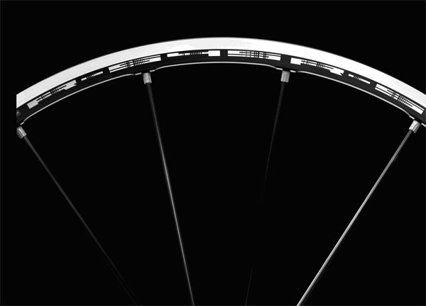 Front wheel for bicycle