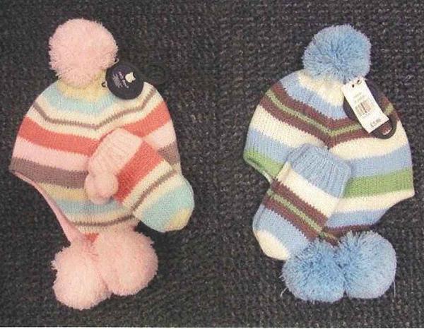 Knitted hat and gloves set