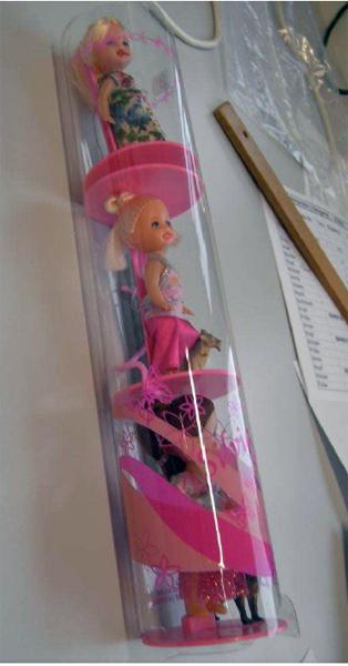 Set of 3 plastic dolls
