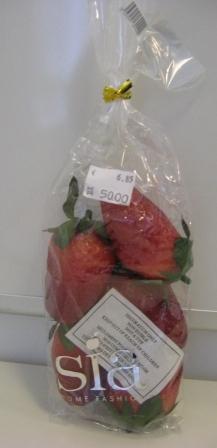Decorative articles - strawberry and apple