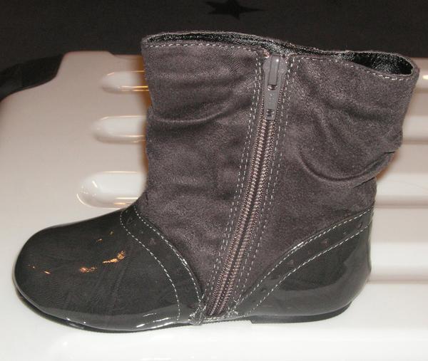 Girls' boots